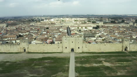 Close-to-global-view-of-Aigues-Mortes-walled-city-in-south-of-France.-Cloudy-day